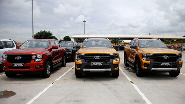 Việc gia hạn thời hạn nộp thuế tiêu thụ đặc biệt là một trong những chính sách được Chính phủ ban hành nhằm hỗ trợ, tháo gỡ khó khăn cho các doanh nghiệp sản xuất, lắp ráp ô tô trong nước. Việc gia hạn thời hạn nộp thuế tiêu thụ đặc biệt là một trong những chính sách được Chính phủ ban hành nhằm hỗ trợ, tháo gỡ khó khăn cho các doanh nghiệp sản xuất, lắp ráp ô tô trong nước. Thế giới xe tuần qua: Gia hạn thuế ô tô trong nước, loạt xe Hyundai giảm giá