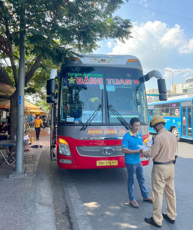  CSGT TP. HCM tăng cường kiểm tra, xử phạt 