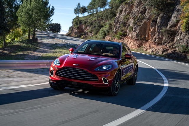 Siêu xe Aston Martin DBX ra mắt thị trường Việt Nam lần đầu tiên vào năm 2021. Siêu xe Aston Martin DBX ra mắt thị trường Việt Nam lần đầu tiên vào năm 2021.