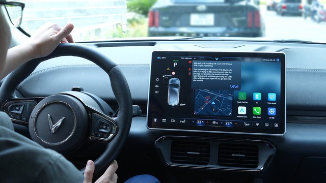 Giao diện Trợ lý ảo AI tạo sinh trên VinFast VF 8 Lux Plus 2024. Giao diện Trợ lý ảo AI tạo sinh trên VinFast VF 8 Lux Plus 2024.