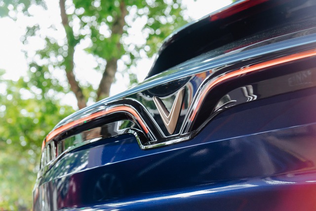 Cận cảnh VinFast VF 8 Lux Hỏa Long Độc Bản chỉ có 888 chiếc trên thị trường- Ảnh 10.