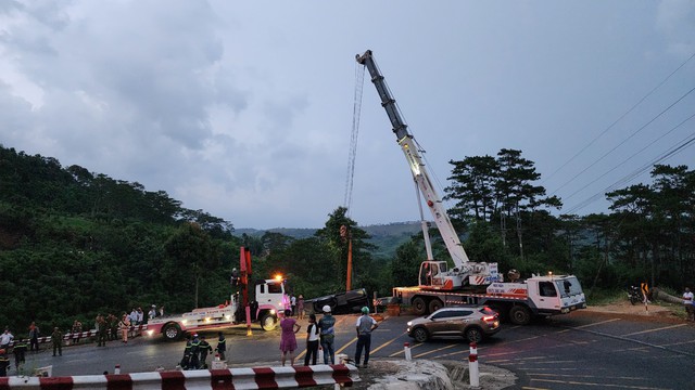 Thông tin mới vụ TNGT xe khách lao xuống vực ở Đắk Nông: Xe khách đã hết hạn đăng kiểm 11 ngày- Ảnh 2.