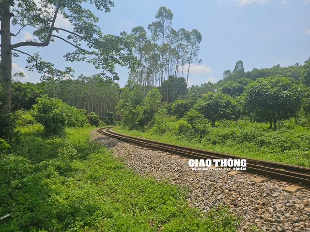 Kiến nghị đầu tư hơn 2 nghìn tỷ nâng cấp tuyến đường sắt Hà Nội - Lạng Sơn- Ảnh 1. Kiến nghị đầu tư hơn 2 nghìn tỷ nâng cấp tuyến đường sắt Hà Nội - Lạng Sơn- Ảnh 1.