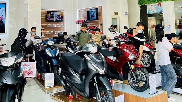 Người tiêu dùng Việt Nam đang ngày càng giảm mua xe máy.