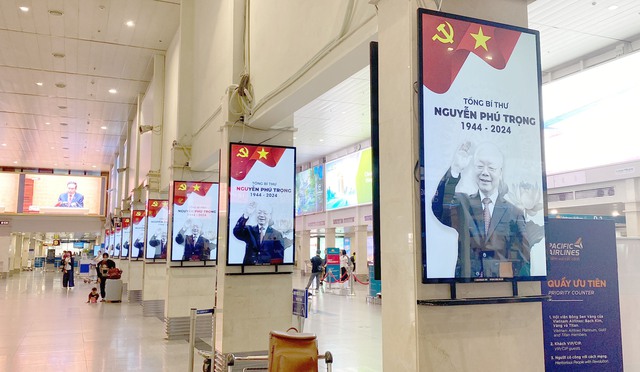 Sân bay Tân Sơn Nhất tăng cường kiểm soát an ninh trong thời gian Quốc tang Tổng Bí thư Nguyễn Phú Trọng- Ảnh 3. Sân bay Tân Sơn Nhất tăng cường kiểm soát an ninh trong thời gian Quốc tang Tổng Bí thư Nguyễn Phú Trọng- Ảnh 3.