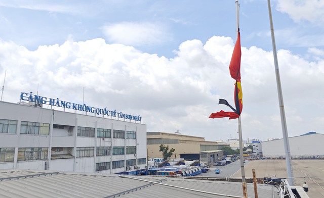 Sân bay Tân Sơn Nhất tăng cường kiểm soát an ninh trong thời gian Quốc tang Tổng Bí thư Nguyễn Phú Trọng- Ảnh 5. Sân bay Tân Sơn Nhất tăng cường kiểm soát an ninh trong thời gian Quốc tang Tổng Bí thư Nguyễn Phú Trọng- Ảnh 5.