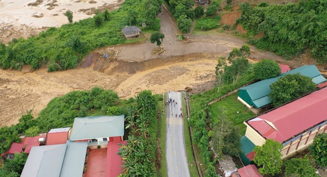 Điện Biên: Quốc lộ 12 thiệt hại nặng do hoàn lưu bão số 2
- Ảnh 1.
Điện Biên: Quốc lộ 12 thiệt hại nặng do hoàn lưu bão số 2
- Ảnh 1.