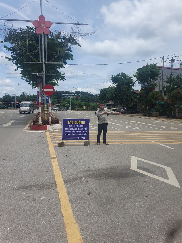 Khẩn trương khắc phục sạt lở tuyến tránh TP. Sơn La- Ảnh 3.