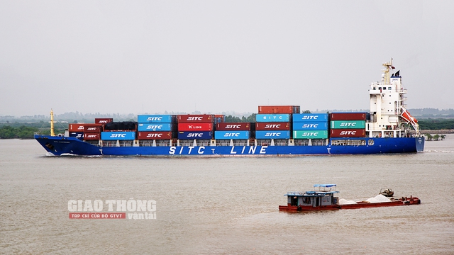 Hoạt động vận tải tăng trưởng ấn tượng - Ảnh 1.