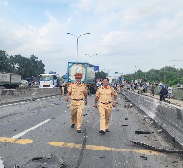 Phòng CSGT Công an TP. HCM thông tin về vụ tai nạn kinh hoàng trên cầu Phú Mỹ - Ảnh 2.