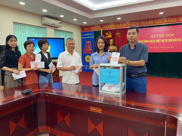 Ban QLDA đường Hồ Chí Minh quyên góp hơn 65 triệu đồng ủng hộ đồng bào bão lũ - Ảnh 1.