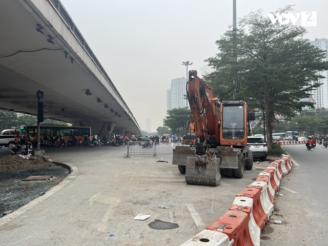 Giải bài toán căn cơ để Hà Nội bớt ùn tắc giao thông - Ảnh 2.