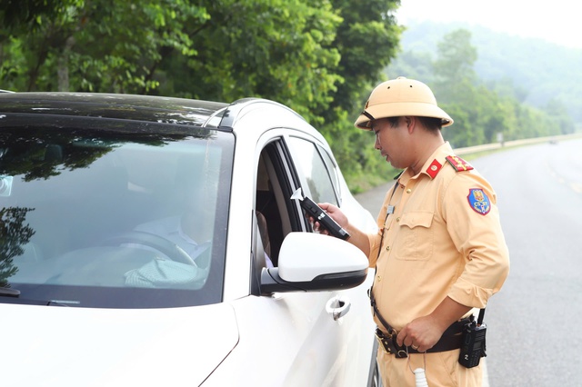 Ngày 2/9, CSGT cả nước xử lý gần 4 nghìn tài xế 