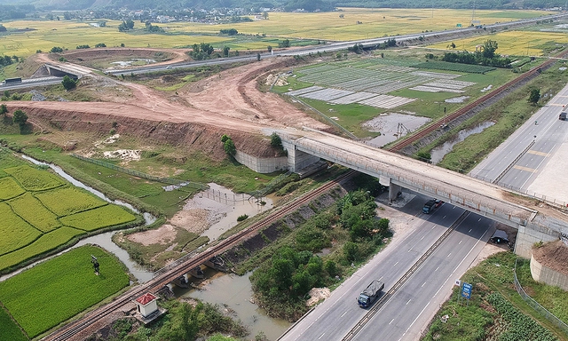 Quảng Nam cần giải quyết dứt điểm vướng mắc GPMB cao tốc Quảng Nam - Quảng Ngãi - Ảnh 1.