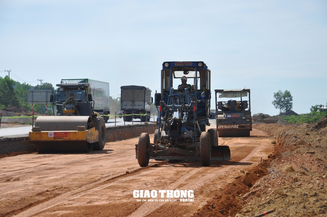 Bộ GTVT yêu cầu dồn lực thi công cao tốc Hòa Liên - Túy Loan- Ảnh 1.