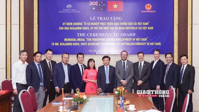 Bộ GTVT trao Kỷ niệm chương cho Bí thư thứ nhất Đại sứ quán Australia- Ảnh 8.