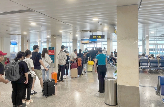 Hơn 60.000 khách đổ về sân bay Tân Sơn Nhất ngày cuối kỳ nghỉ lễ 2/9 - Ảnh 7.