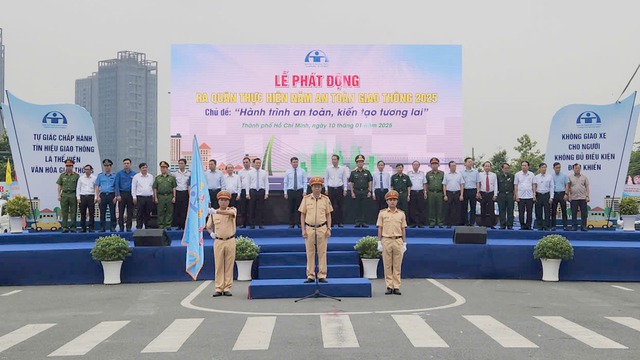 TP. HCM ra quân phát động năm An toàn giao thông 2025 - Ảnh 1.