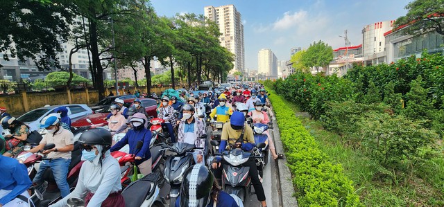 Huy động nguồn lực xử lý ô nhiễm không khí, ùn tắc giao thông tại Hà Nội - Ảnh 2.