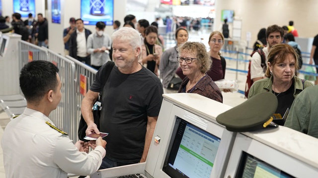 Hành khách lưu ý gì khi đến sân bay ngày cao điểm Tết?- Ảnh 1. Hành khách lưu ý gì khi đến sân bay ngày cao điểm Tết?- Ảnh 1.