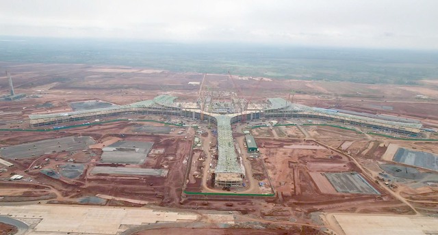 Hơn 7.000 kỹ sư, công nhân thi công đẩy nhanh tiến độ sân bay Long Thành - Ảnh 1.