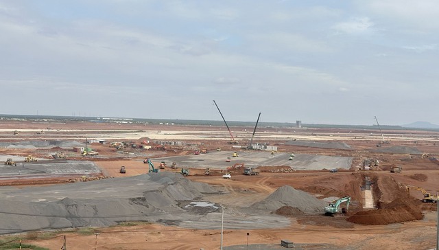 Hơn 7.000 kỹ sư, công nhân thi công đẩy nhanh tiến độ sân bay Long Thành - Ảnh 3.