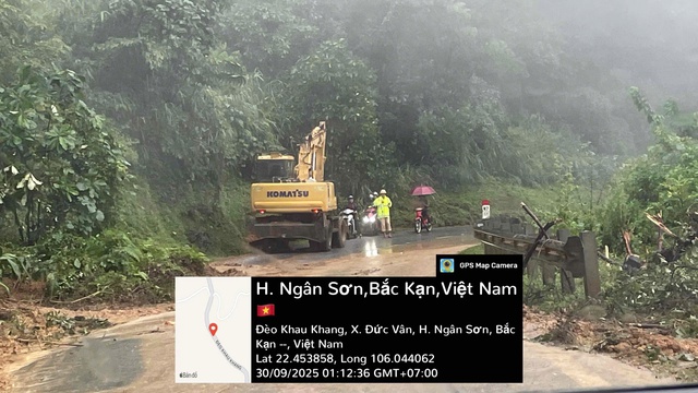 Nỗ lực thông xe QL3 qua Cao Bằng, Bắc Kạn - Ảnh 6.