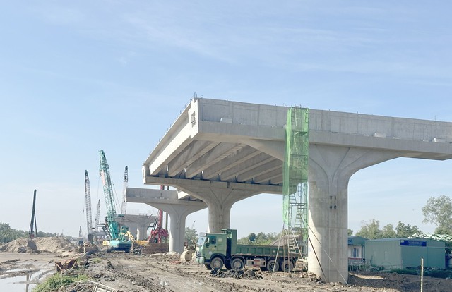 Dự án Vành đai 3 TP.HCM chạy nước rút, thông xe kỹ thuật vào tháng 12/2025 - Ảnh 1.