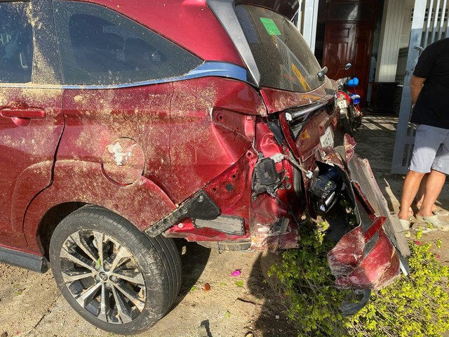 Va chạm giữa xe khách và xe máy ở Gia Lai khiến hai vợ chồng tử vong thương tâm- Ảnh 2.