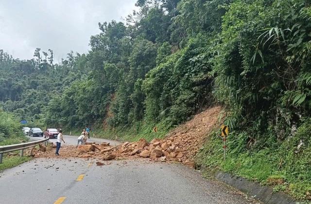 Sớm khắc phục những điểm sạt lở trên Quốc lộ 279 ở Quảng Ninh - Ảnh 1.