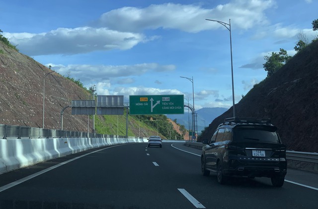 Quảng Ninh tiếp tục đẩy mạnh đầu tư phát triển hệ thống hạ tầng- Ảnh 1. Quảng Ninh tiếp tục đẩy mạnh đầu tư phát triển hệ thống hạ tầng- Ảnh 1.