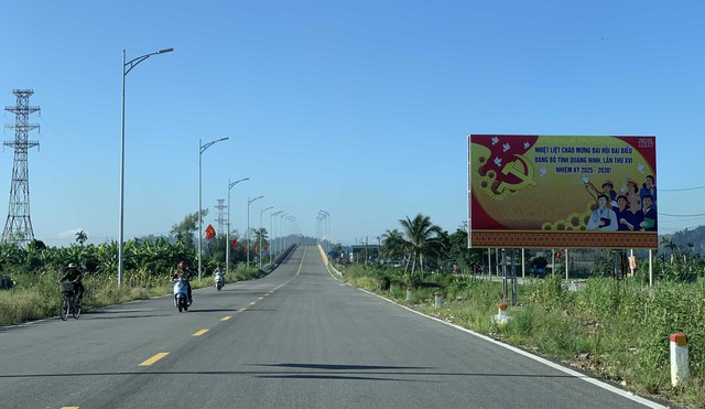 Quảng Ninh tiếp tục đẩy mạnh đầu tư phát triển hệ thống hạ tầng- Ảnh 3. Quảng Ninh tiếp tục đẩy mạnh đầu tư phát triển hệ thống hạ tầng- Ảnh 3.