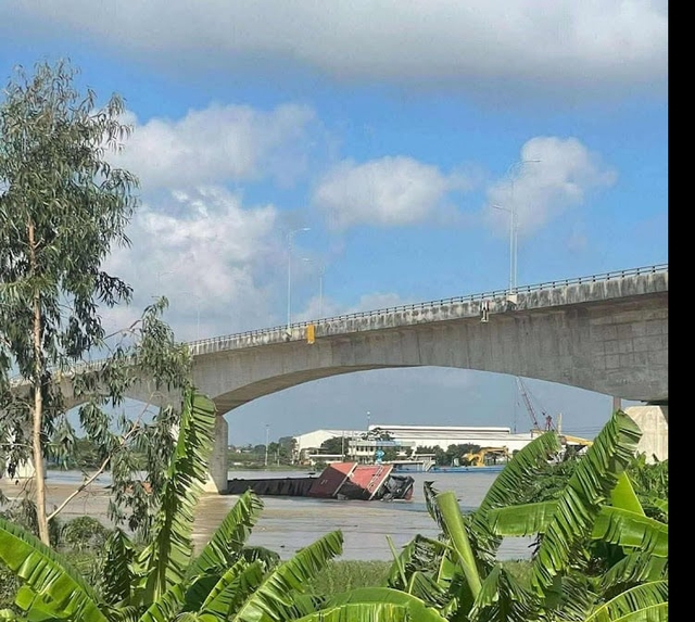 Từ 30/10, tàu thuyền được lưu thông bình thường qua cầu Thái Hà trên sông Hồng - Ảnh 2.