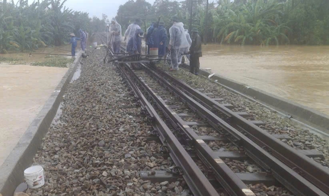 Thông tuyến đường sắt Bắc - Nam qua TP Huế- Ảnh 1.