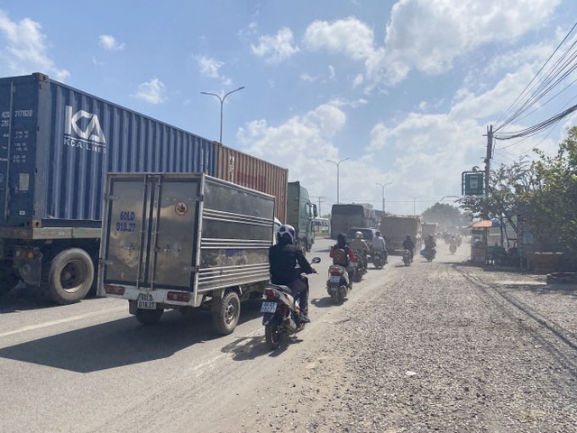 Đồng Nai sửa chữa quốc lộ 51, khuyến cáo người dân chủ động lộ trình - Ảnh 1.