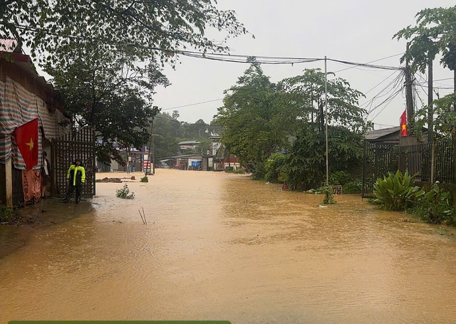 Thái nguyên: 07 tuyến đường quốc lộ, 38 tuyến đường tỉnh bị thiệt hại do mưa lớn nhiều ngày - Ảnh 4.
