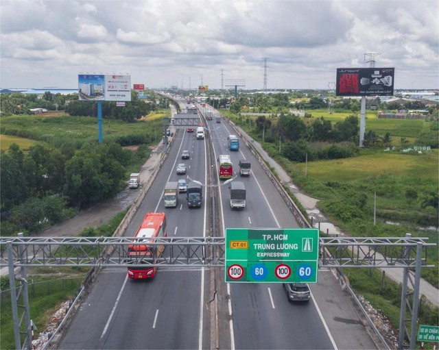 Sớm tổ chức thí điểm phân làn trên cao tốc Phan Thiết - Dầu Giây và TP. Hồ Chí Minh - Trung Lương - Ảnh 2.