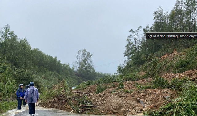 Đắk Lắk tạm dừng các phương tiện lưu thông qua Đèo Phượng Hoàng do sạt lở- Ảnh 2.