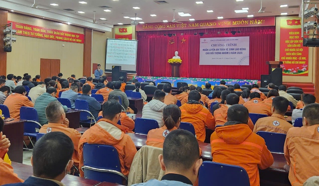 Công ty cổ phần Nhiệt điện Quảng Ninh tổ chức huấn luyện An toàn vệ sinh lao động năm 2025