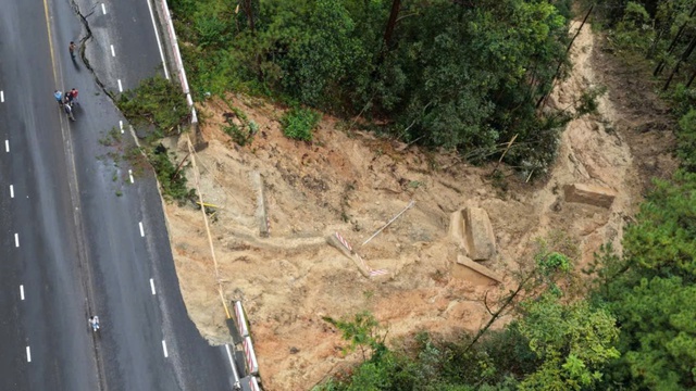 Lâm Đồng: Thông tuyến tạm thời đèo Prenn từ 13h ngày 25/11- Ảnh 1. Lâm Đồng: Thông tuyến tạm thời đèo Prenn từ 13h ngày 25/11- Ảnh 1.