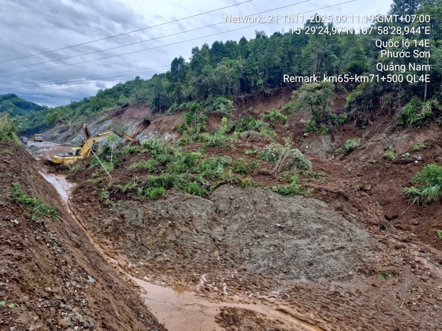 Chủ động ứng phó với áp thấp nhiệt đới trên Biển Đông - Ảnh 2.