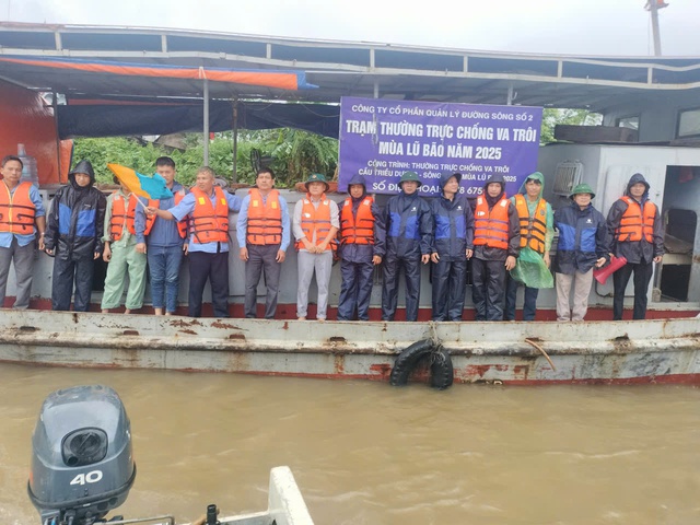 Chi cục Hàng hải và Đường thủy phía Bắc chủ động bảo đảm ATGT mùa bão, lũ - Ảnh 2.