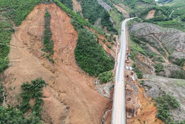 Sớm có phương án tổ chức giao thông bảo đảm an toàn khai thác trên cao tốc La Sơn - Hòa Liên - Ảnh 1.