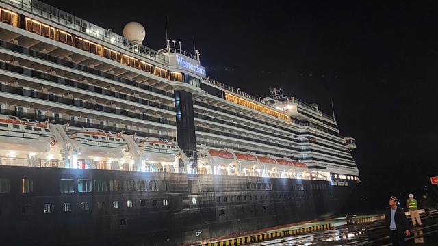 Cứu kịp thời vị khách ngoại quốc gặp tai nạn nguy kịch khi siêu tàu Westerdam đang ở vùng biển Đà Nẵng - Ảnh 5.