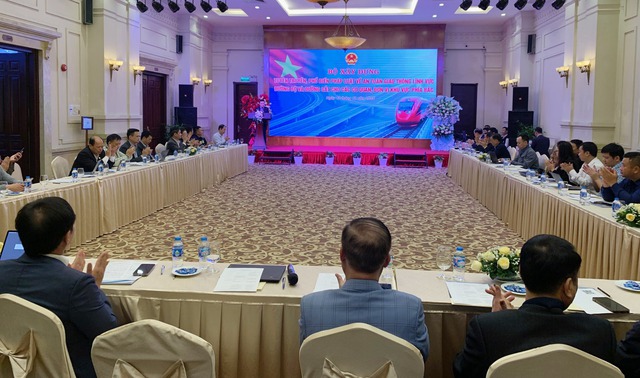 Hội thảo tuyên truyền phổ biến pháp luật về ATGT lĩnh vực đường bộ và đường sắt - Ảnh 3.