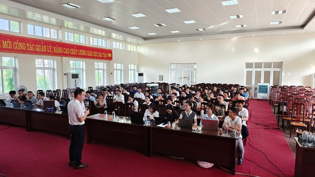 Trường Cao đẳng Xây dựng và Công nghệ - Xã hội: Đẩy mạnh đào tạo công nghệ số, AI - Ảnh 1.