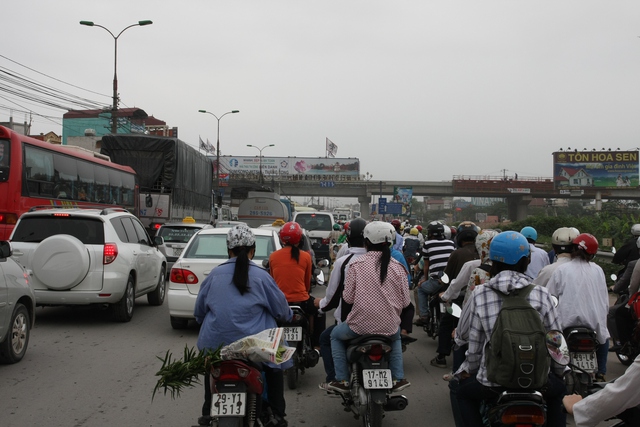 Tuyên truyền lộ trình về quy định mới về khí thải - Ảnh 1.