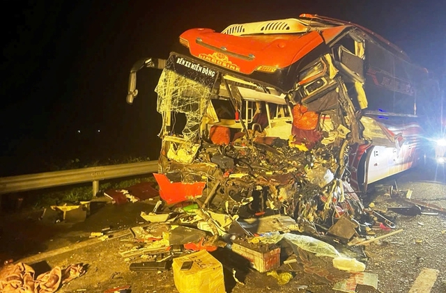 Chính phủ chỉ đạo khắc phục ngay hậu quả vụ TNGT nghiêm trọng trên cao tốc Đà Nẵng - Quảng Ngãi - Ảnh 1.