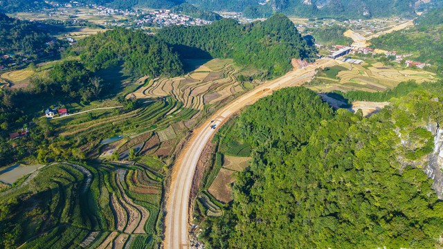 Thủ tướng đốc thúc các dự án trọng điểm về đích đúng hẹn- Ảnh 2.