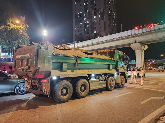 CSGT Hà Nội tuần tra 